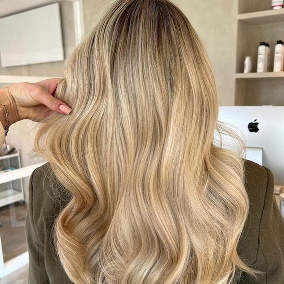 Honey Blonde Hair Colour Ideas & Formulas | Wellastore
